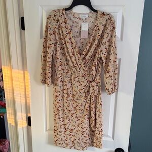 Gilli Beige Floral Long Sleeve Dress
